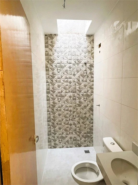 Sobrado novo à venda, 100m com 3 quartos, 1 suíte e 2 vagas no Butantã próximo a USP