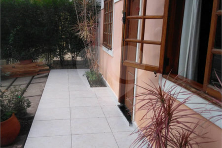 Casa à venda com 4 quartos, sendo 2 suítes, no condomínio Vila Panamericana, São Paulo - SP