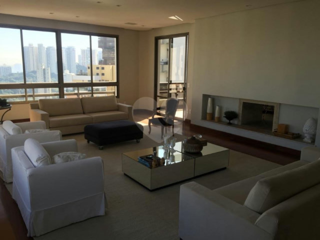Apartamento à venda ou para alugar com 4 suítes em Morumbi, São Paulo, SP