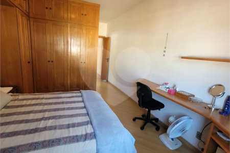 Sobrado à venda com 3 quartos, sendo 1 suíte, em Jardim da Glória, Cotia, SP