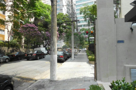 Apartamento à venda com 3 quartos, sendo 1 suíte,  em Santa Cecília, São Paulo, SP