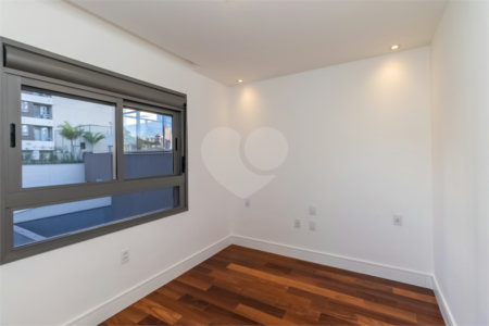 Apartamento à venda com 3 suítes em Campo Belo, São Paulo, SP