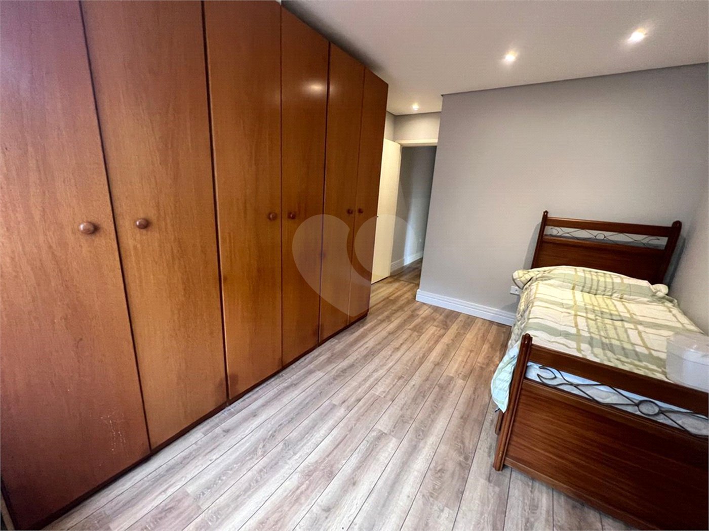 Sobrado à venda com 3 quartos, sendo 1 suíte, em Jardim Vazani, São Paulo, SP