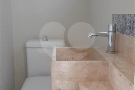 Casa à venda com 2 suítes no condomínio Residencial Matos, São Paulo - SP