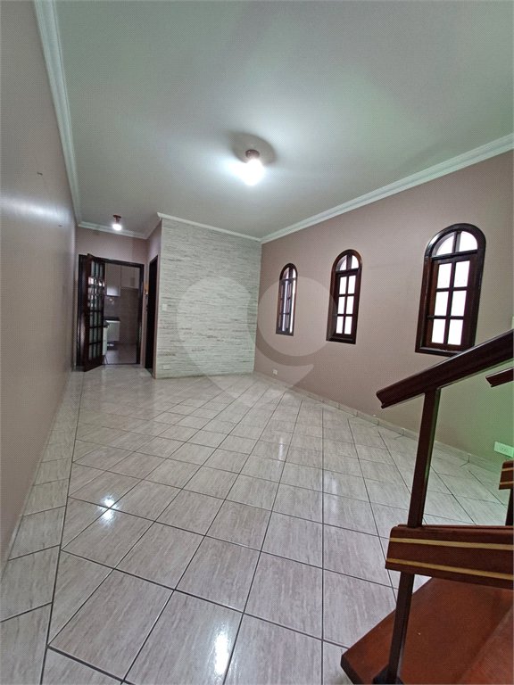 Sobrado à venda com 3 quartos, sendo 1 suíte,  em Jardim Pinheiros, São Paulo, SP