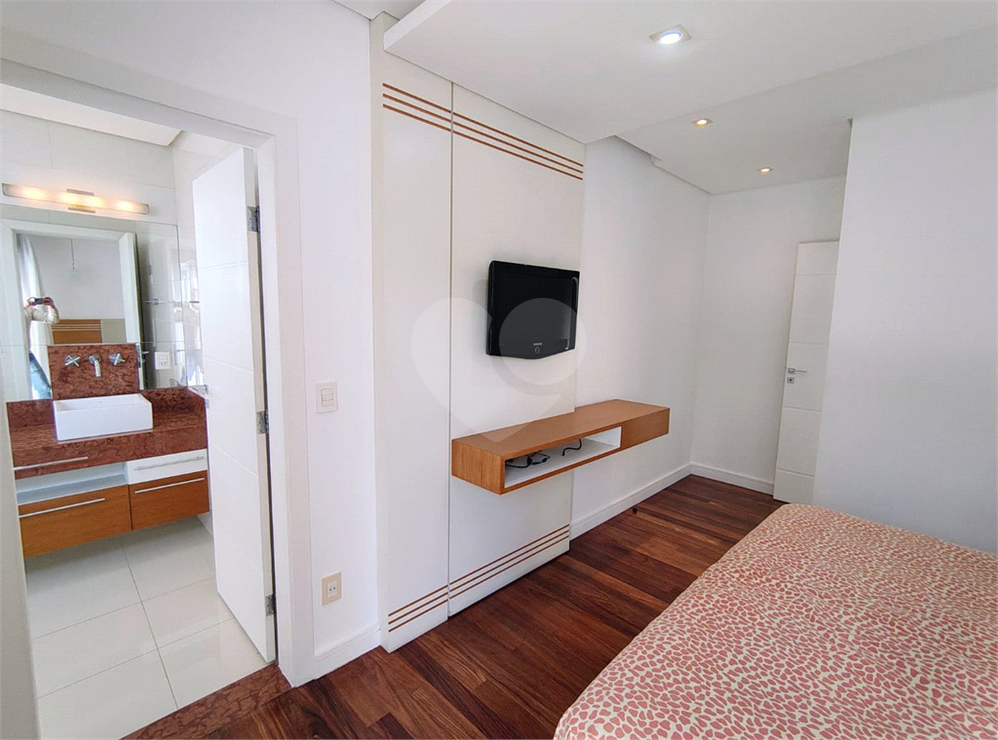 Casa à venda ou para alugar com 4 suítes no condomínio Quinta das Laranjeiras, Jundiaí - SP