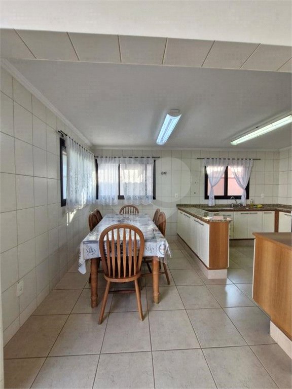 Casa à venda ou para alugar com 3 quartos, sendo 1 suíte, no condomínio Recanto dos Paturis, Vinhedo - SP