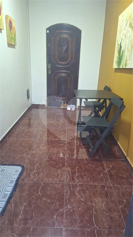 Sobrado à venda ou para alugar com 4 suítes em Sitio Paredão, Ferraz de Vasconcelos, SP