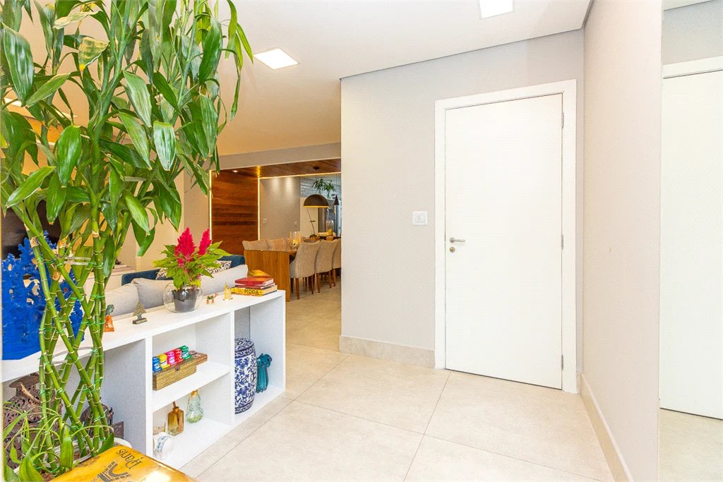 Apartamento à venda com 4 quartos, sendo 1 suíte, em Jardim Monte Kemel, São Paulo, SP