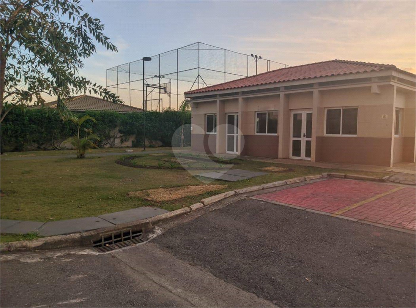 Apartamento à venda com 3 quartos, sendo 1 suíte, em Conjunto Residencial Irai, Suzano, SP