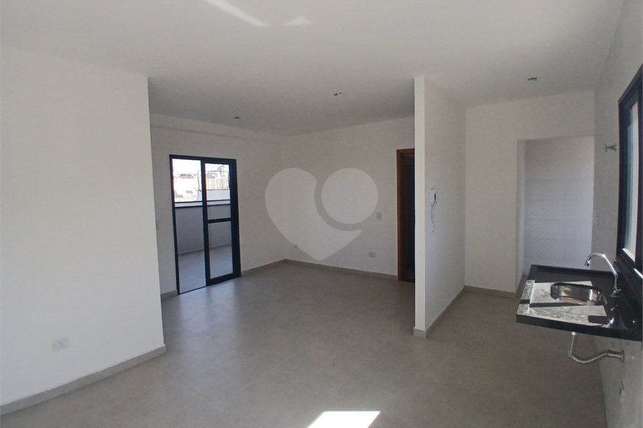 Casa à venda com 2 quartos, sendo 1 suíte, no condomínio Sintra, São Paulo - SP