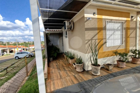 Casa À venda no Moradas II 3 dormitórios