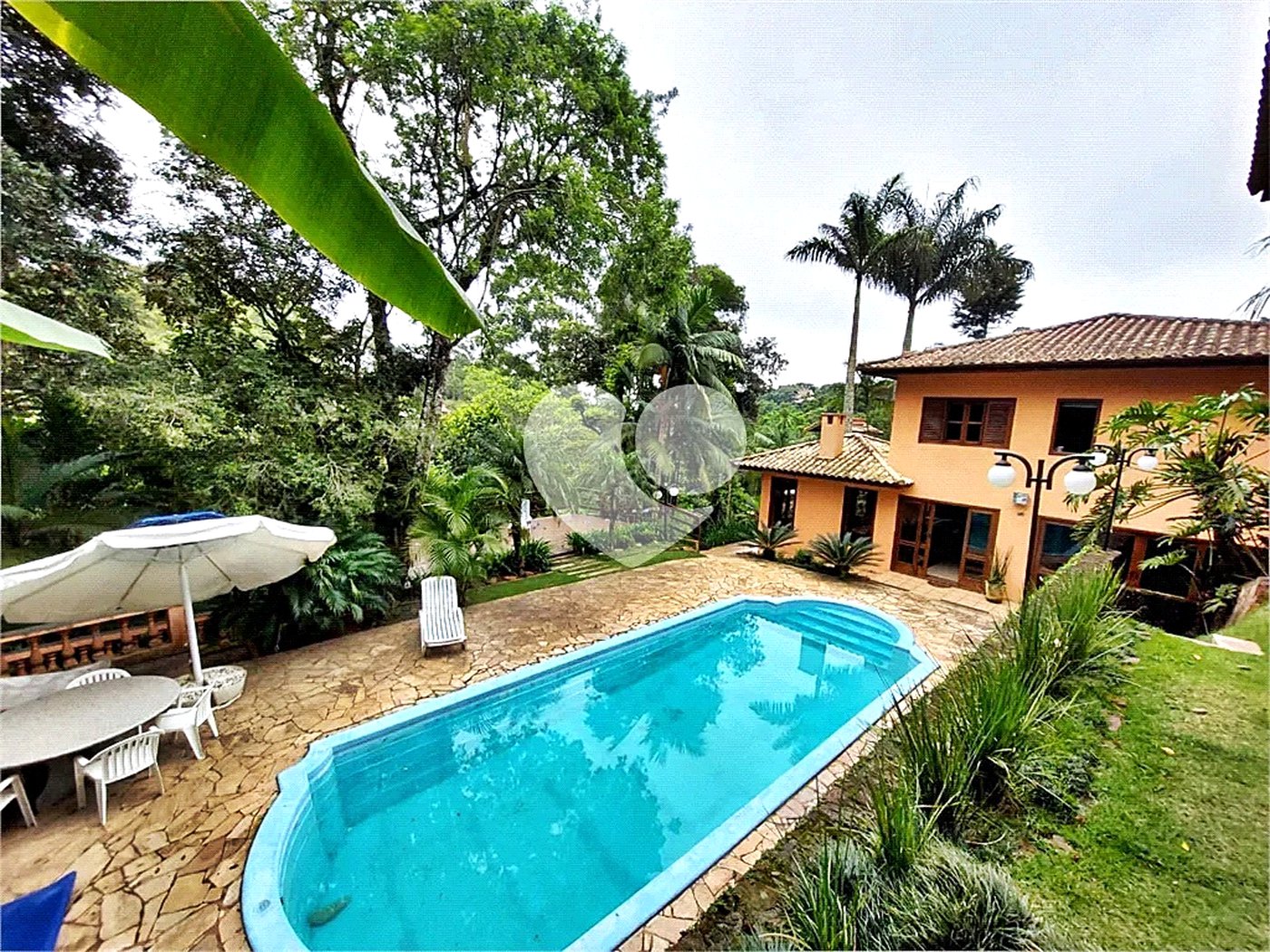 Casa à venda com 4 quartos, sendo 2 suítes, no condomínio Parque Imperial da Cantareira, Mairiporã - SP