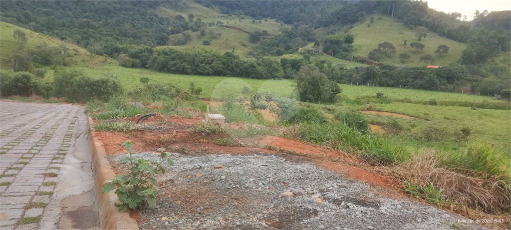 Terrenos de 300 metros em condomínio fechado e prontos para construir na região de Atibaia