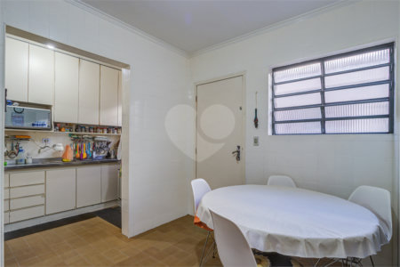 Sobrado à venda com 3 quartos, sendo 1 suíte, em Brooklin, São Paulo, SP