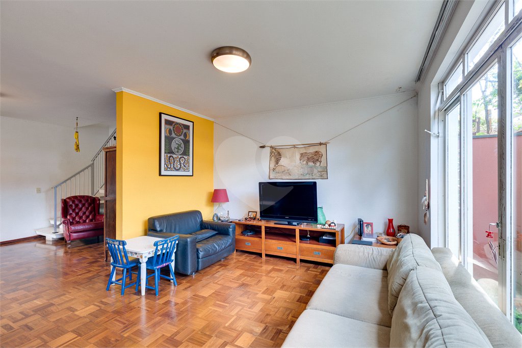 Casa de Vila à venda com 3 quartos, sendo 1 suíte, em Alto da Boa Vista, São Paulo, SP