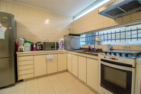 Casa à venda com 3 quartos, sendo 1 suíte, em Alto da Boa Vista, São Paulo, SP