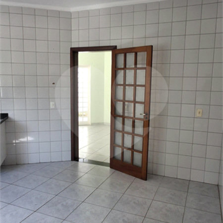 Sobrado à venda com 4 quartos, sendo 1 suíte, em Portal das Acácias, Indaiatuba, SP
