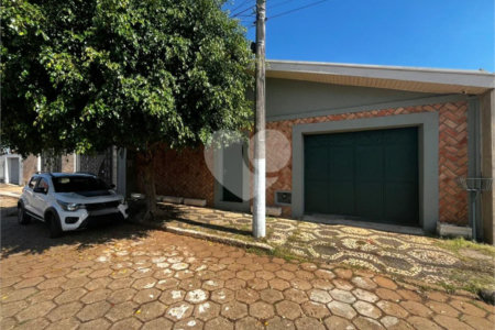Casa à venda com 3 quartos, sendo 1 suíte,  no Centro, Itapetininga, SP