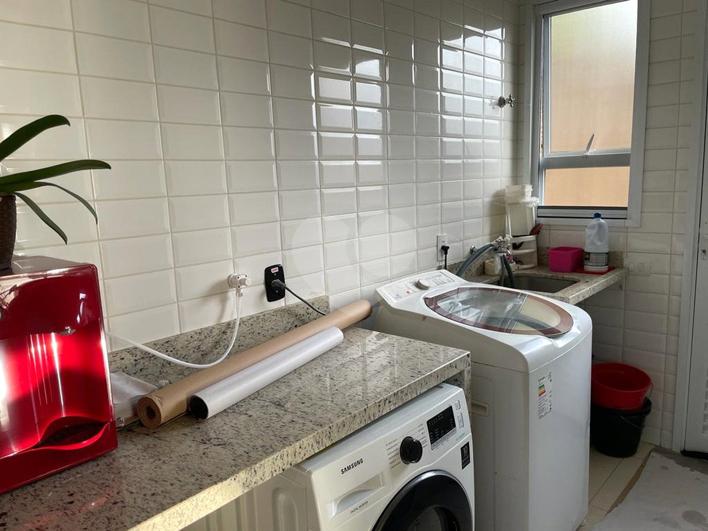 Casa à venda com 3 quartos, sendo 1 suíte, no condomínio Vila Hipica Ii, Vinhedo - SP