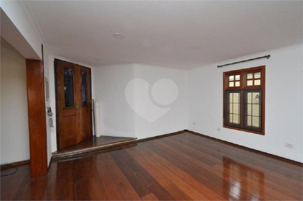 Casa à venda com 5 quartos, sendo 2 suítes, em Vila Galvão, Guarulhos, SP