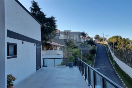 Casa à venda com 4 suítes no condomínio Osato, Atibaia - SP