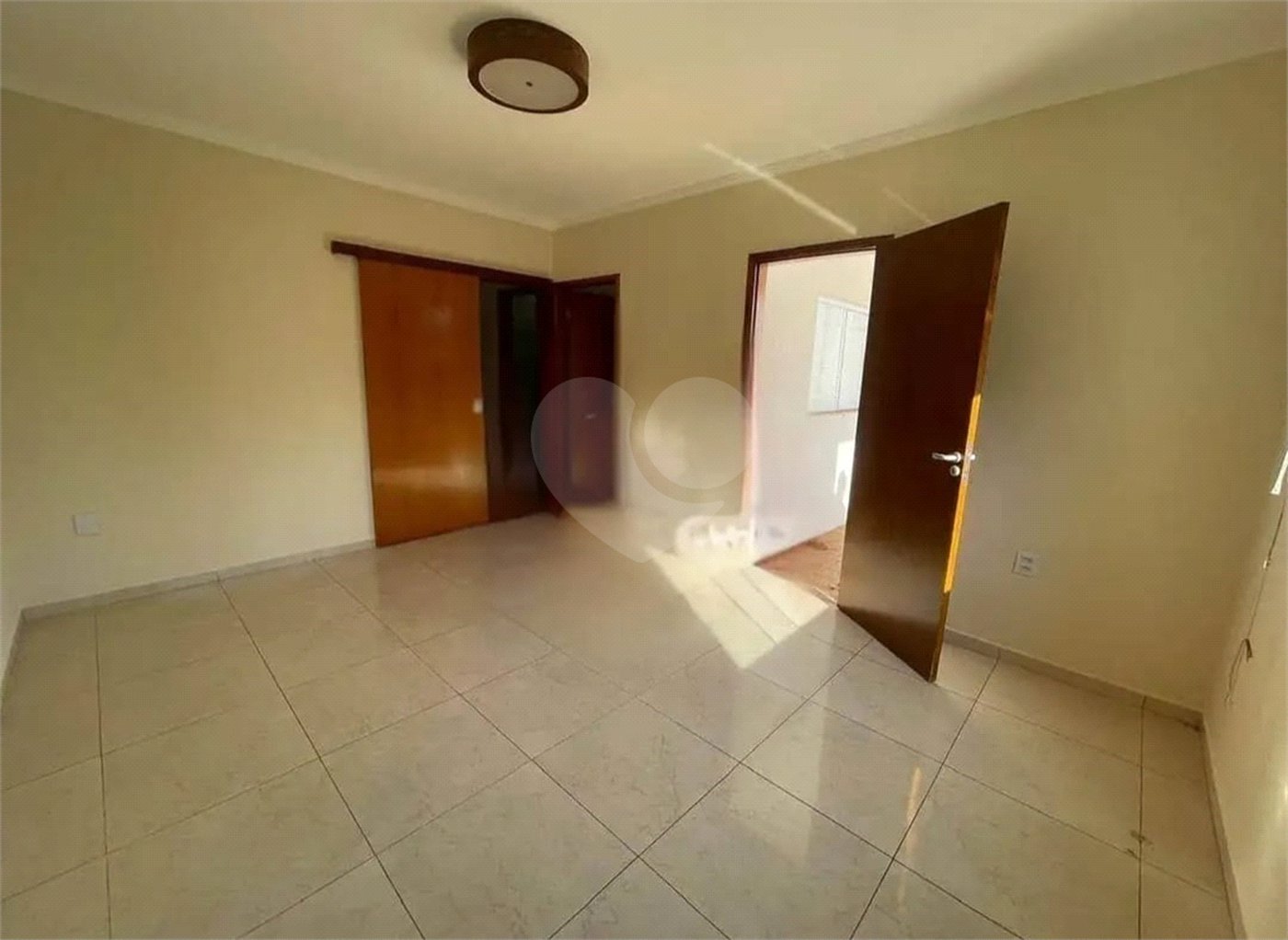 Casa à venda com 2 quartos, sendo 1 suíte, no condomínio Alvorada, Araraquara - SP