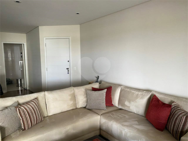 Apartamento à venda com 3 quartos, sendo 2 suítes,  em Campo Belo, São Paulo, SP