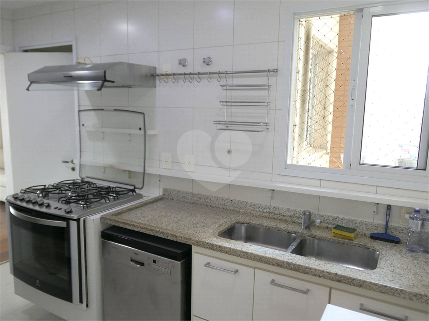 Apartamento para alugar com 3 quartos, sendo 1 suíte, em Vila Olímpia, São Paulo, SP