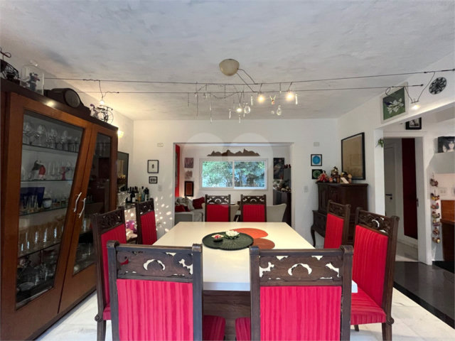 Sobrado à venda com 5 quartos, sendo 2 suítes,  em Alto da Boa Vista, São Paulo, SP