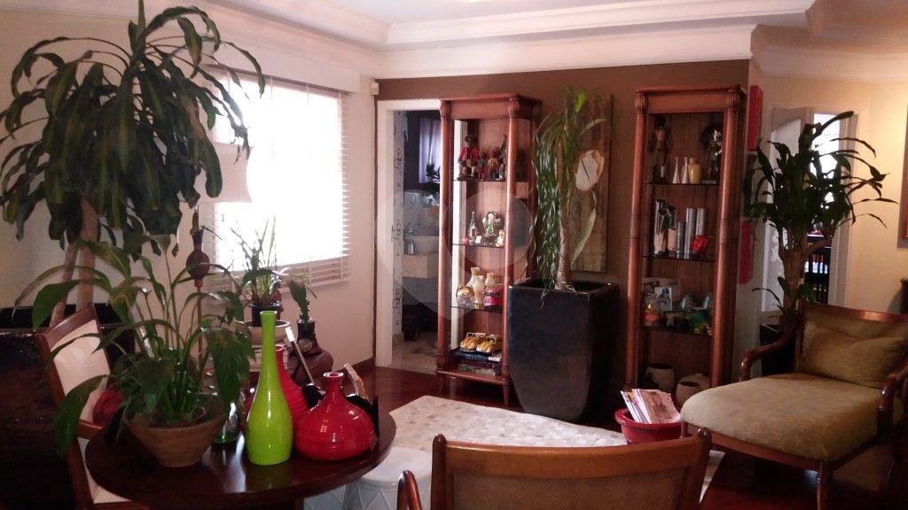 Casa à venda com 4 suítes em Jardim Floresta, São Paulo, SP