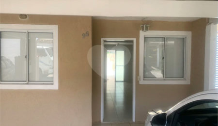 Condomínio para alugar com 3 quartos, sendo 1 suíte,  em CONDOMÍNIO VILLAGE SALERMO, Sorocaba, SP