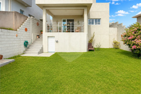 Casa à venda com 3 suítes no condomínio Via Castelli, Louveira - SP