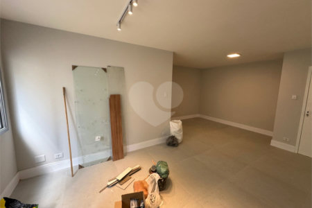 Apartamento à venda com 3 quartos, sendo 1 suíte, em Consolação, São Paulo, SP