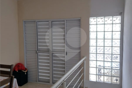 Sobrado à venda com 3 quartos em Parque Residencial Casa Branca, Suzano, SP