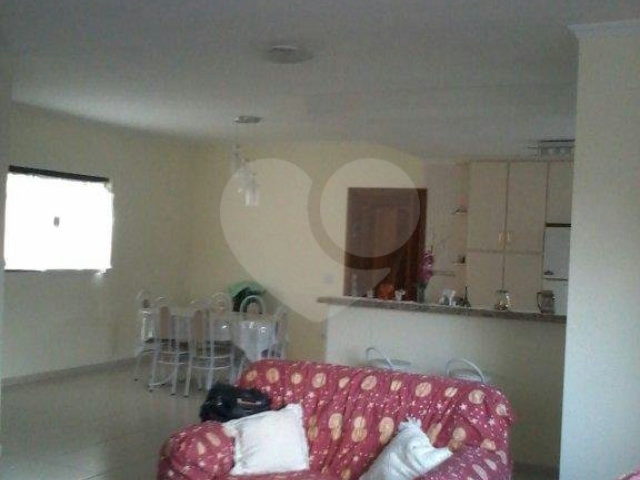 Casa à venda com 2 quartos, sendo 1 suíte,  em Jardim City, Guarulhos, SP