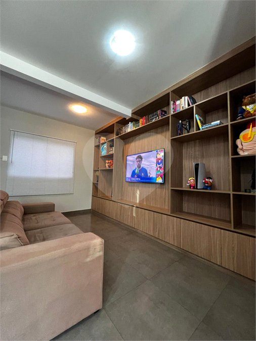 Sobrado à venda com 3 quartos, sendo 1 suíte,  em Vila Suissa, Mogi das Cruzes, SP