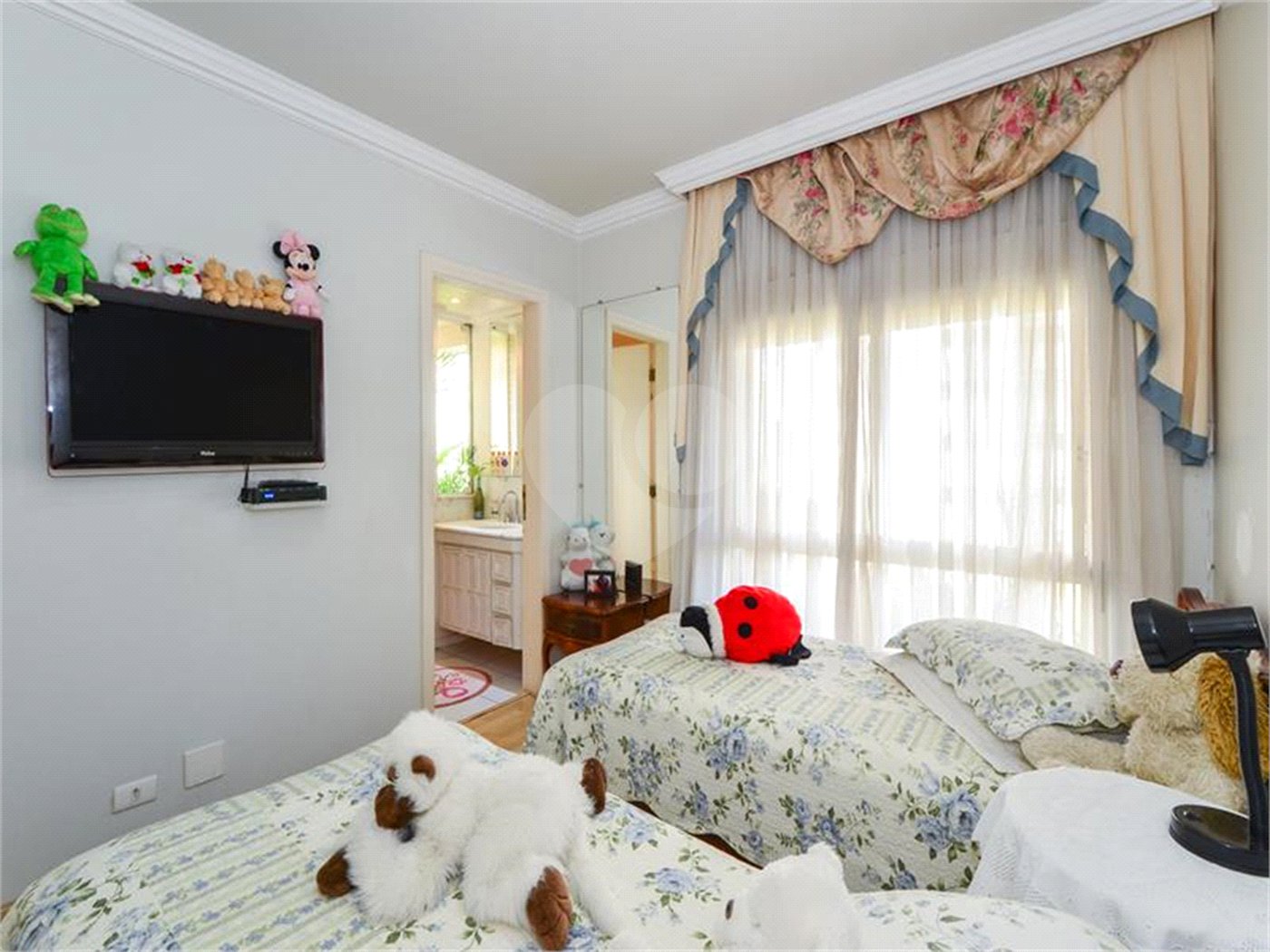 Apartamento à venda com 3 suítes em Vila Suzana, São Paulo, SP
