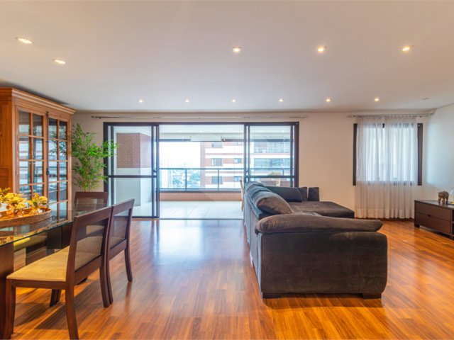 Apartamento à venda com 3 suítes em Chácara Santo Antônio, São Paulo, SP