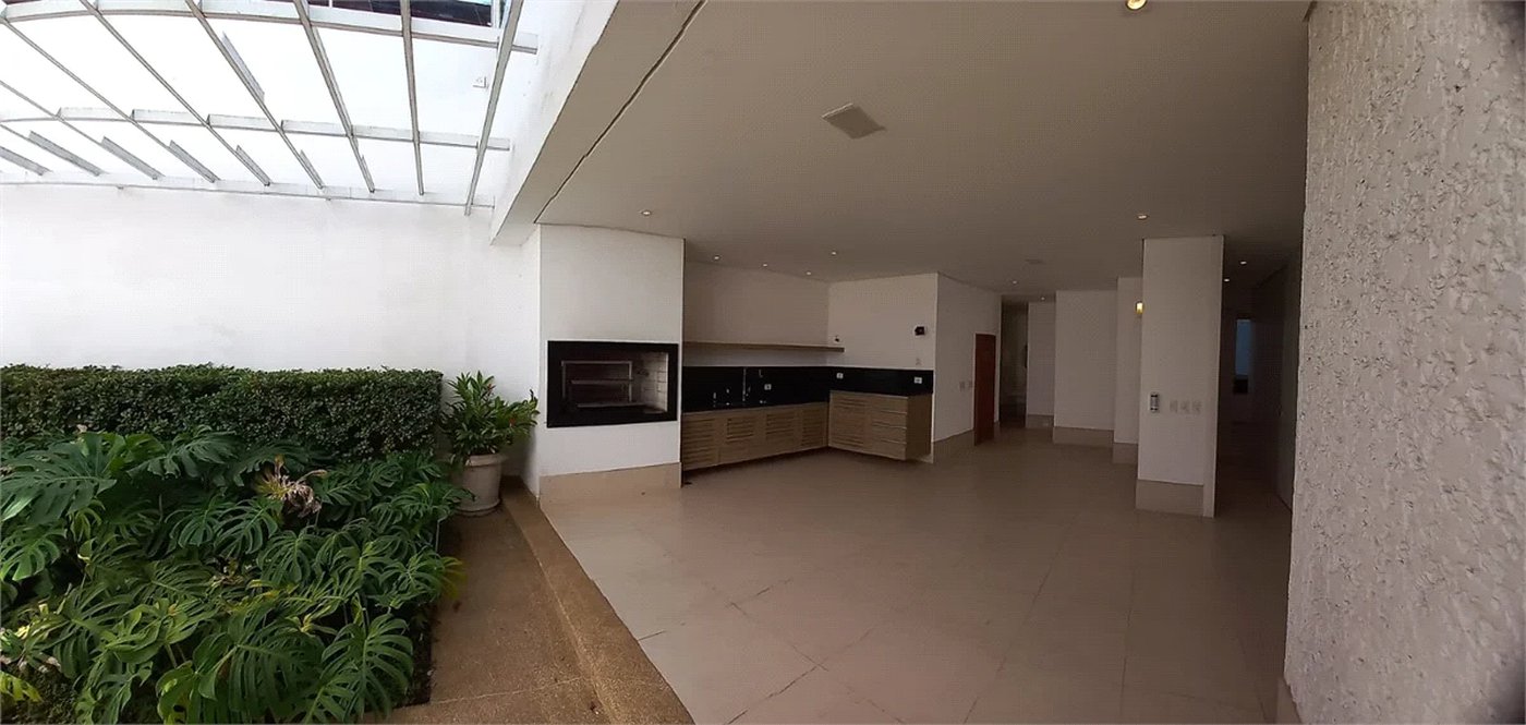 Sobrado à venda ou para alugar com 7 quartos, sendo 4 suítes, em Cidade Jardim, São Paulo, SP