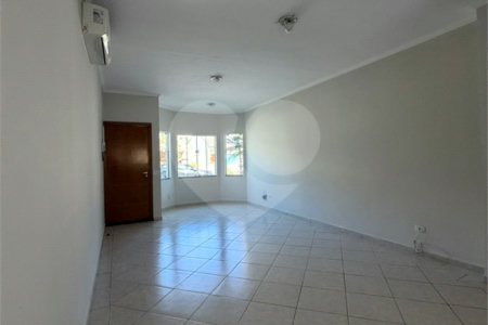 Casa à venda com 3 quartos, sendo 1 suíte, no condomínio Bela Vita, Atibaia - SP