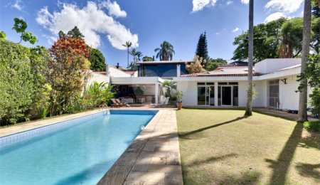 Casa à venda com 4 suítes em Jardim Cordeiro, São Paulo, SP