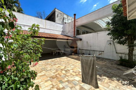 Sobrado à venda com 4 quartos, sendo 2 suítes, em Cidade Mãe do Céu, São Paulo, SP