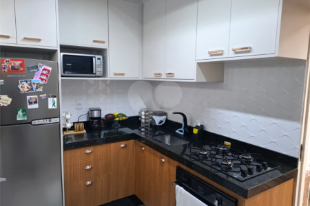 Casa à venda com 2 suítes em Vila Figueira, Suzano, SP