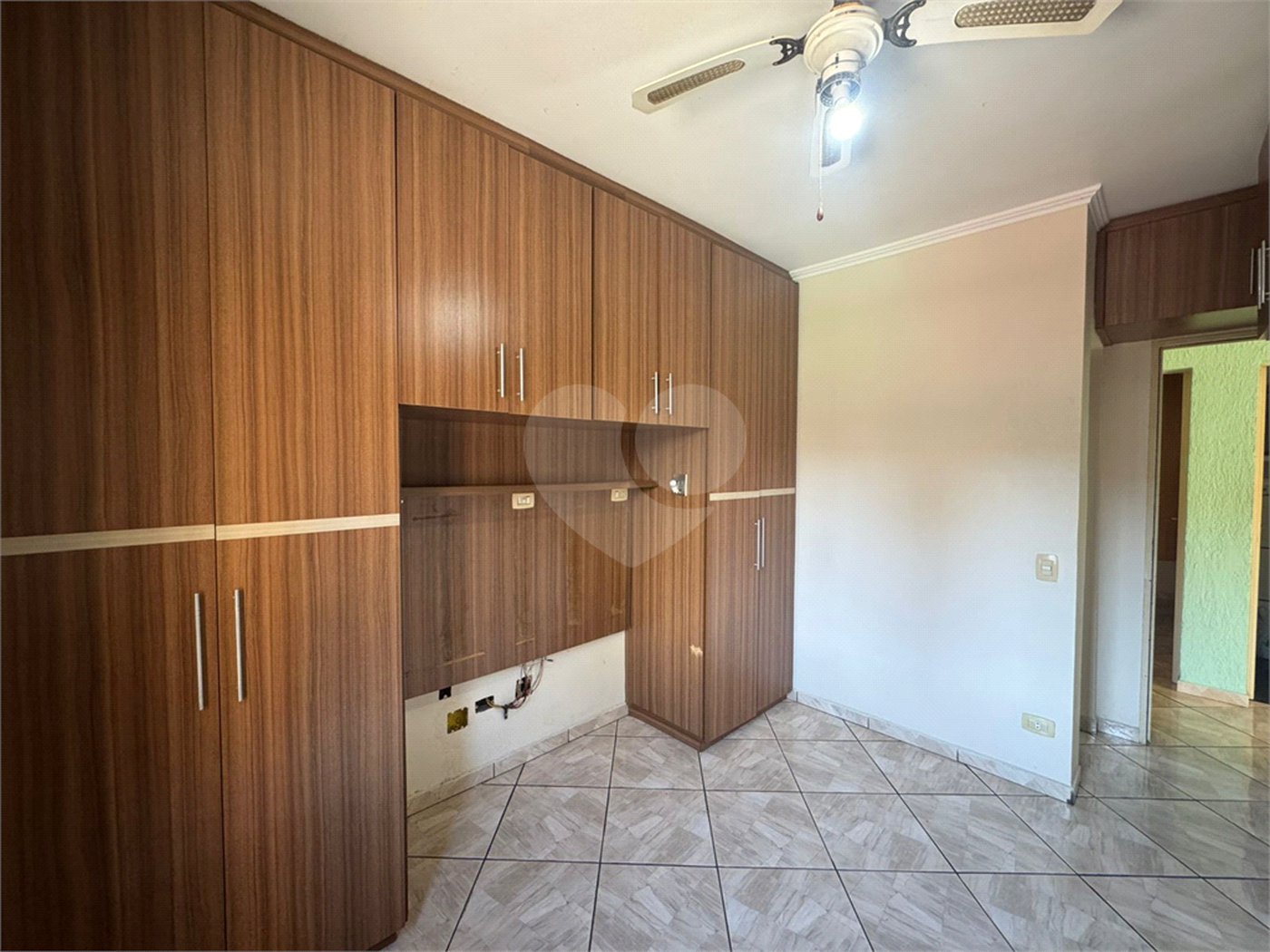 Apartamento à venda com 2 quartos, sendo 1 suíte,  em Camargos, Guarulhos, SP