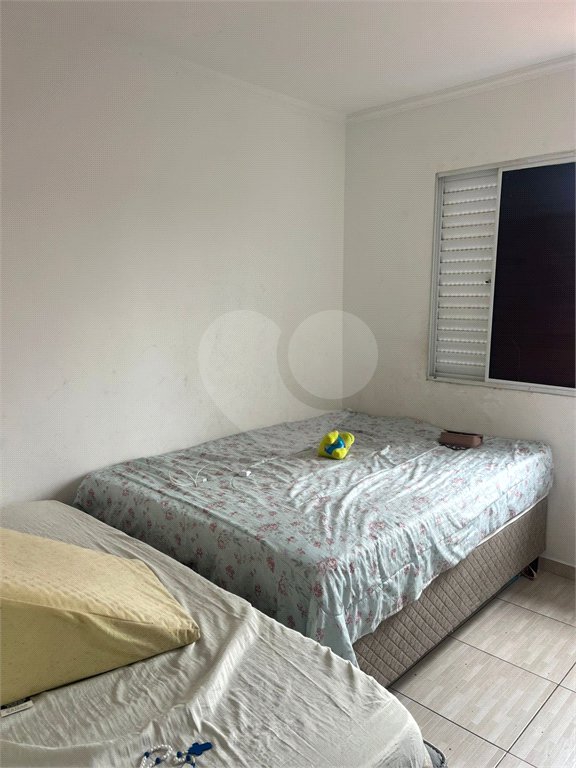 Casa à venda com 2 quartos no condomínio Recanto das Graças, Cotia - SP