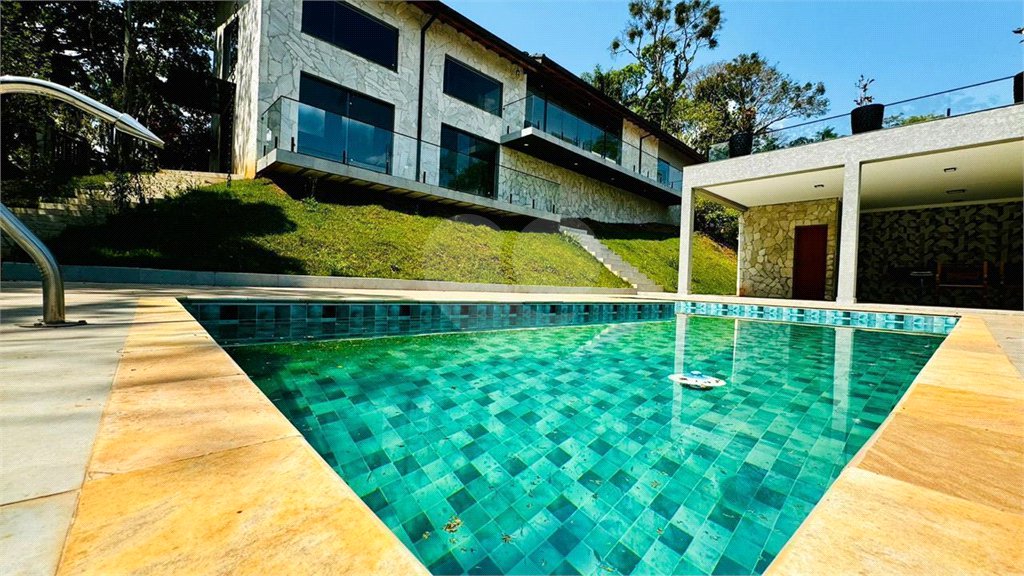 Casa à venda com 4 suítes no condomínio Associação Portal Ouro Verde, Atibaia - SP