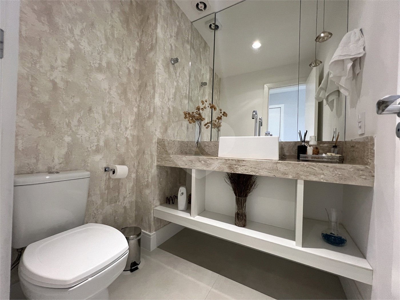 Apartamento à venda com 4 quartos, sendo 2 suítes, em Vila Sfeir, Indaiatuba, SP