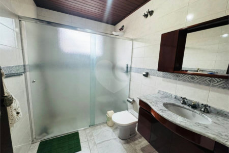 Casa à venda com 3 quartos, sendo 1 suíte,  em Vila Galvão, Guarulhos, SP