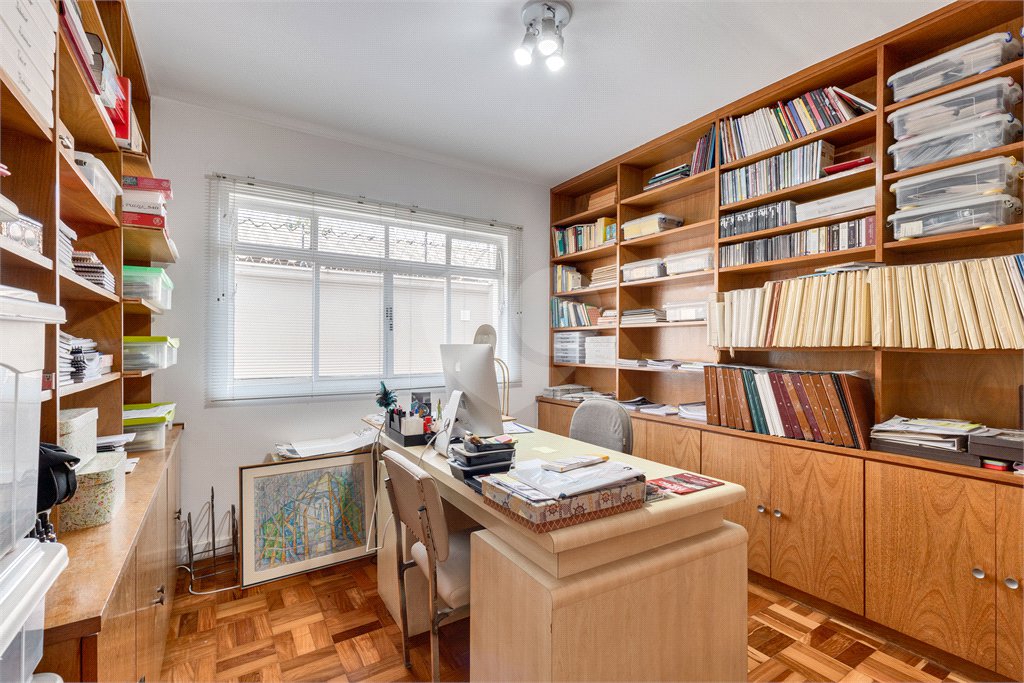 Casa Térrea à venda com 4 quartos, sendo 3 suítes, em Brooklin, São Paulo, SP